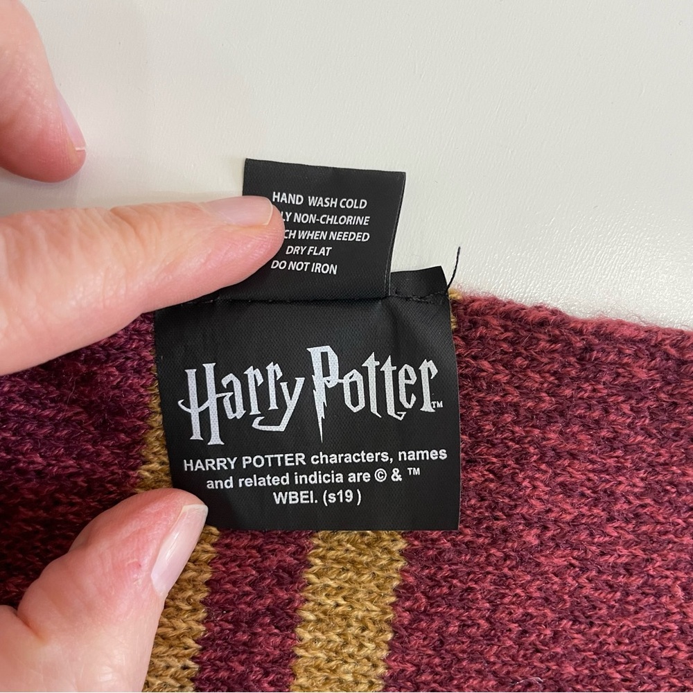 Harry Potter Maroon and Gold Striped Knit Scarf & Pom Beanie Set, Gryffindor - Picture 2 of 9